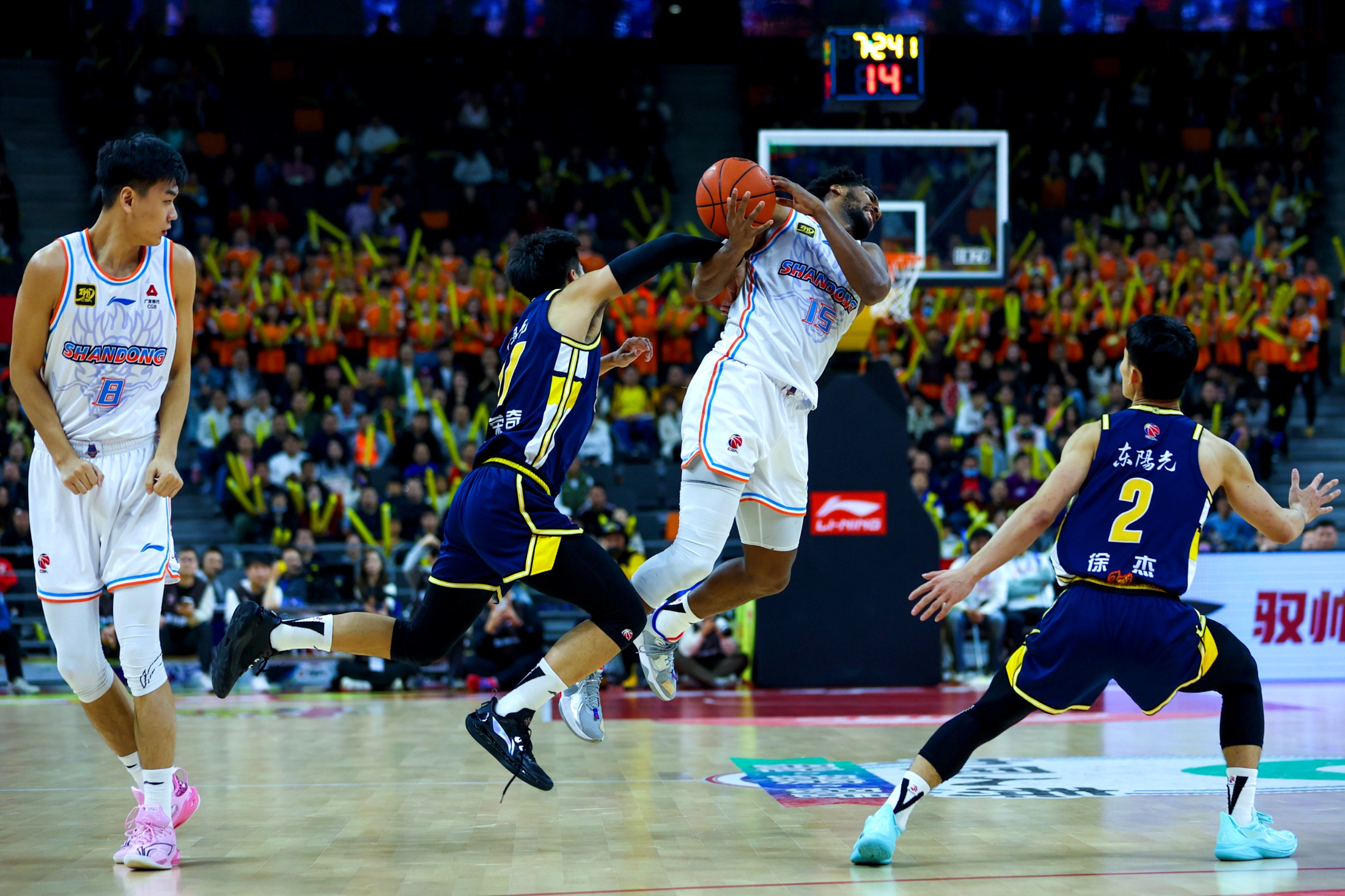 包含武汉三镇训练开放日；今晚更衣室发声引欢呼；CBA季后赛在即；球队文化再被提及的词条