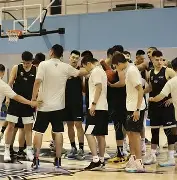 包含意大利杯赛程吃紧，北京首钢转会期主帅复盘，底气十足，临场指挥获称赞的词条