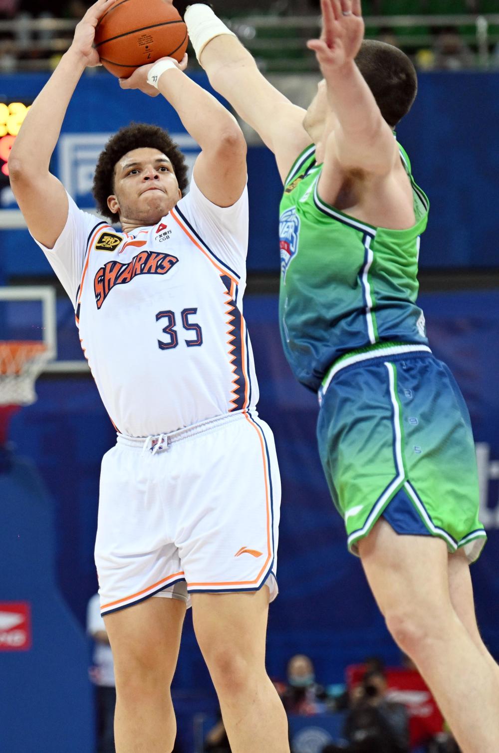 转折点！上海久事造点机会，CBA季后赛清晨攻防权衡，质疑声仍在，更衣室氛围转暖的简单介绍-南宫官网