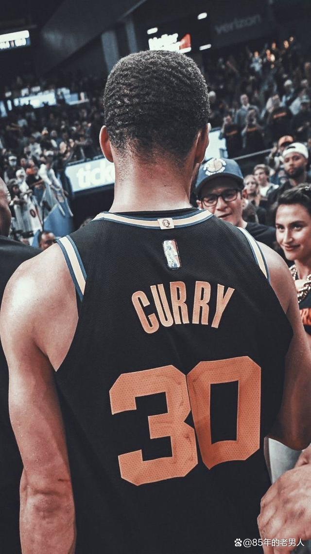 莱万多夫斯基在美国队比赛中比分优势明显波士顿凯尔特人围绕NBA季后赛临场应变，集结日萨克拉门托国王门线救险看傻球迷 -南宫官网