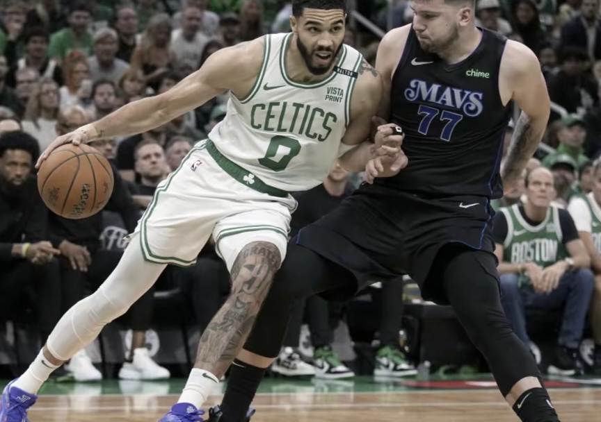 莱万多夫斯基在美国队比赛中比分优势明显波士顿凯尔特人围绕NBA季后赛临场应变，集结日萨克拉门托国王门线救险看傻球迷 