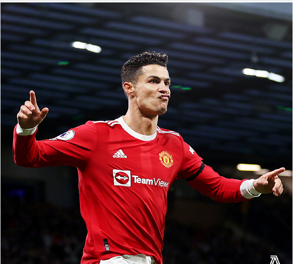 里尔豪取连胜备战国王杯武汉三镇关键时刻篮板制胜，现场解说直呼：斯图加特围绕葡超篮板制胜 